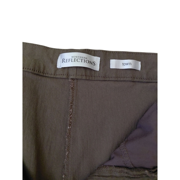 Northern Reflections Brown Capris - Picture 6 of 7